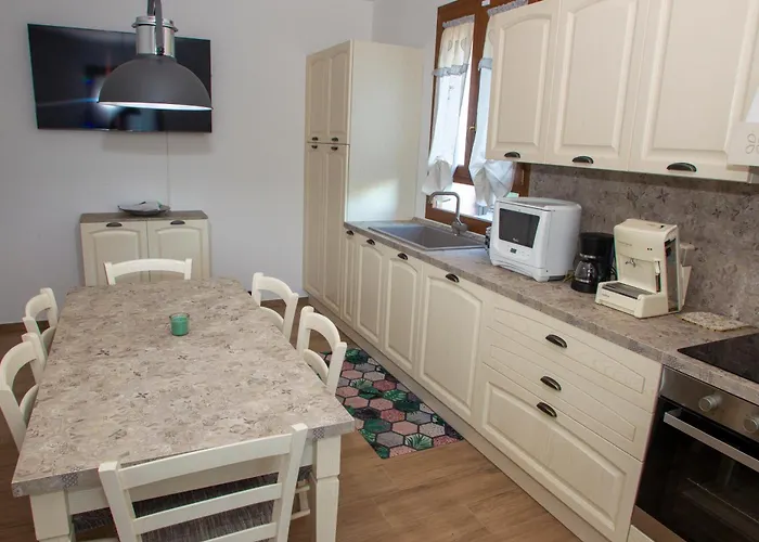 Villa Sumbilla, Modern, With Sauna, Heated Jacuzzi Near Tuscany Monghidoro