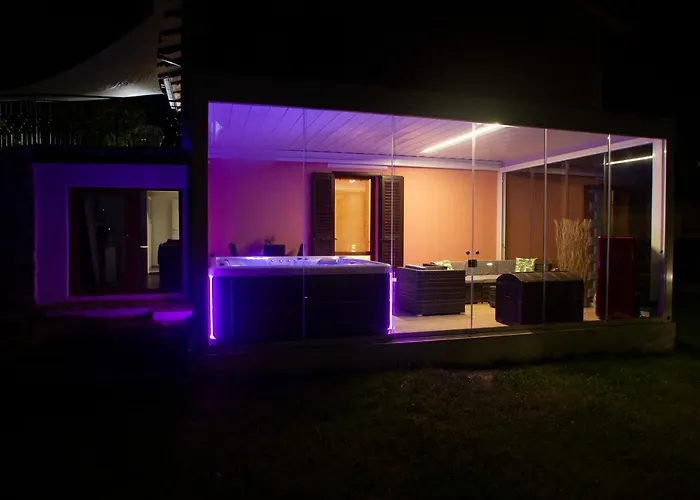 Sumbilla, Modern, With Sauna, Heated Jacuzzi Near Tuscany Βίλα *